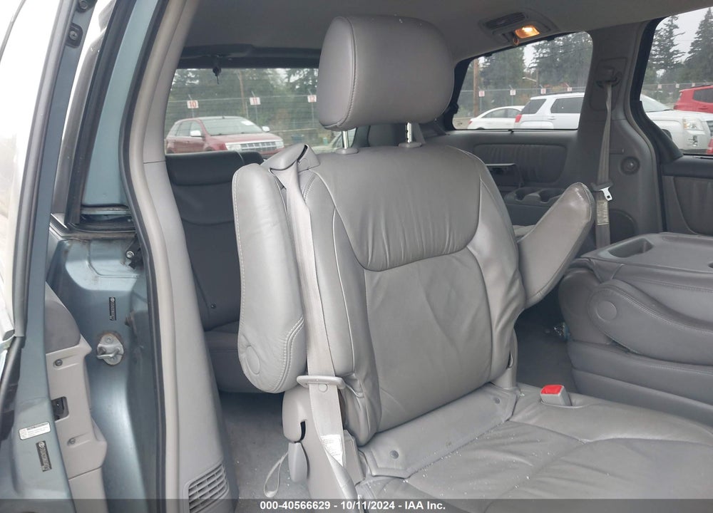 2006 TOYOTA SIENNA XLE VIN: 5TDZA22C86S582717