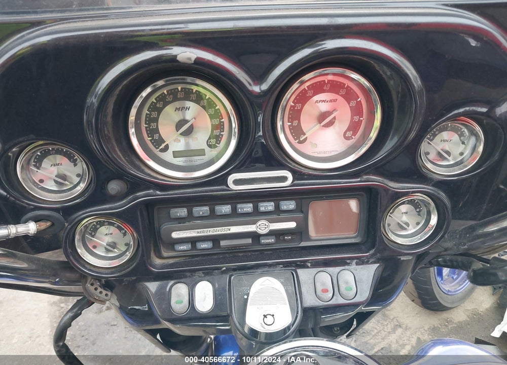 2004 HARLEY-DAVIDSON FLHTCSE VIN: 1HD1PJE134Y951371