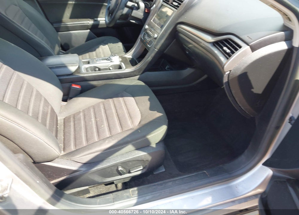 2020 FORD FUSION SE VIN: 3FA6P0T96LR191112