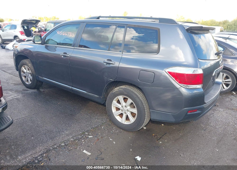 2013 TOYOTA HIGHLANDER BASE PLUS VIN: 5TDZA3EH6DS035889
