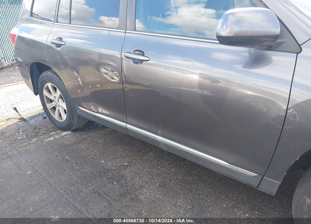 2013 TOYOTA HIGHLANDER BASE PLUS VIN: 5TDZA3EH6DS035889