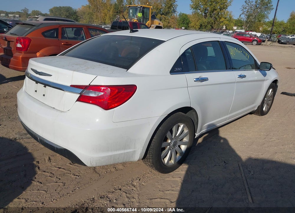 2014 CHRYSLER 200 VIN: 1C3CCBCG2EN151512