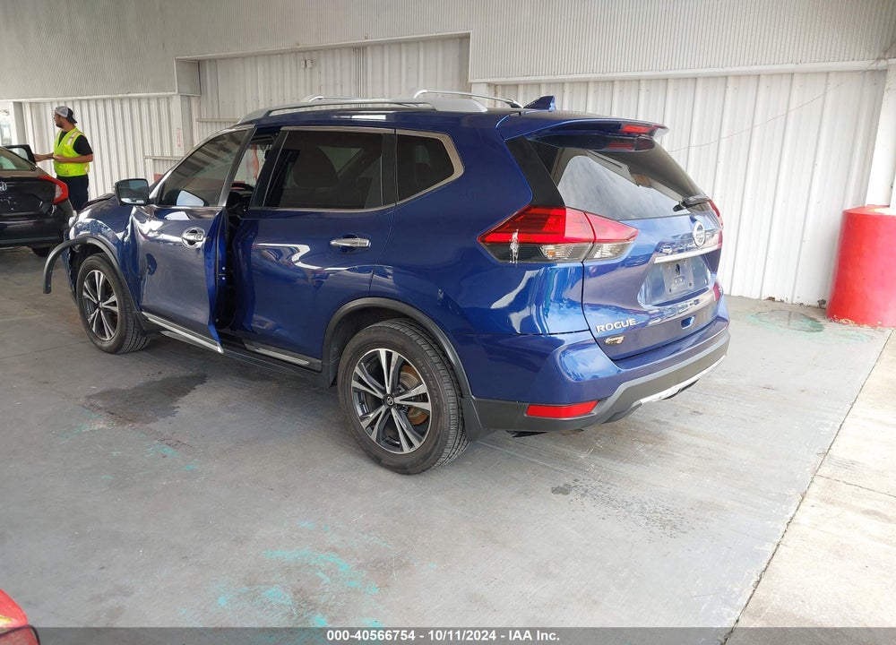 2017 NISSAN ROGUE SL VIN: 5N1AT2MT8HC816052