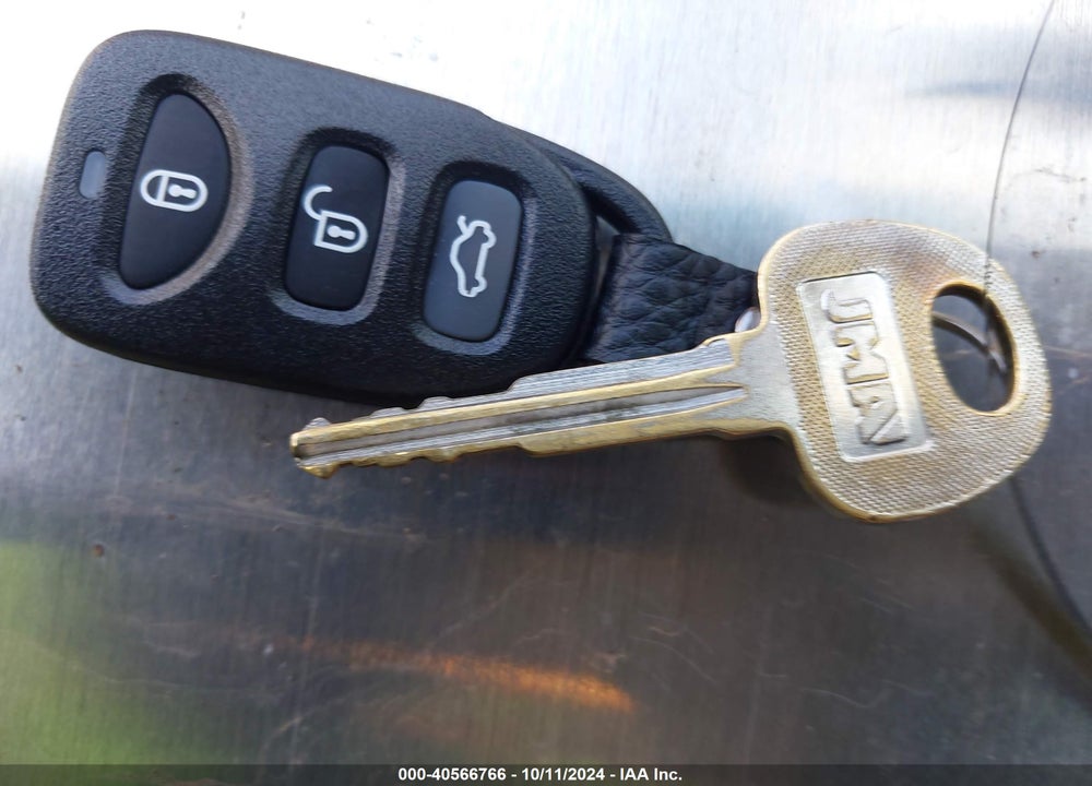 2013 HYUNDAI ELANTRA GLS VIN: KMHDH4AE0DU935850