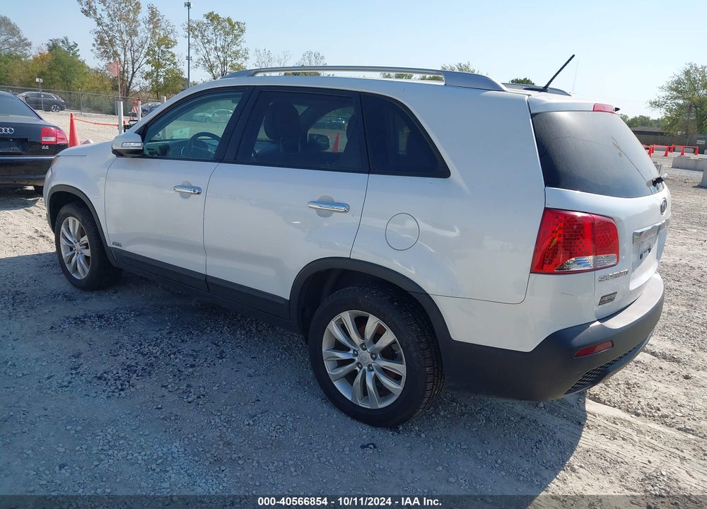 2011 KIA SORENTO LX V6 VIN: 5XYKTDA22BG092944