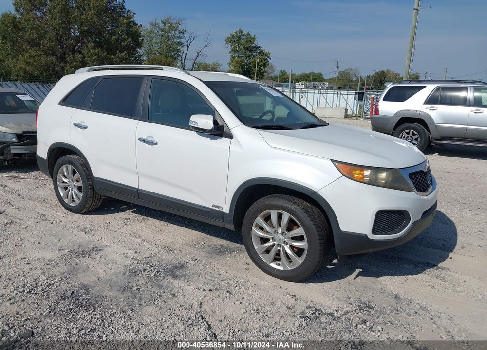 2011 KIA SORENTO LX V6 VIN: 5XYKTDA22BG092944