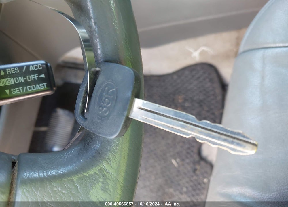 1997 TOYOTA CAMRY LE VIN: 4T1BG22K3VU124192