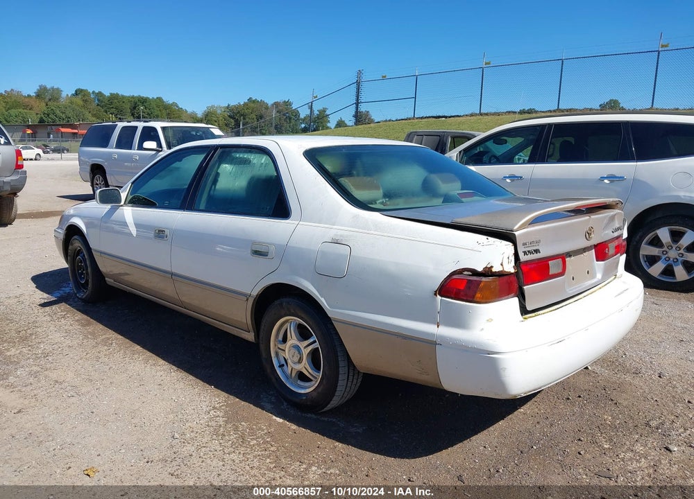 1997 TOYOTA CAMRY LE VIN: 4T1BG22K3VU124192