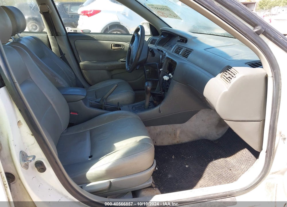 1997 TOYOTA CAMRY LE VIN: 4T1BG22K3VU124192