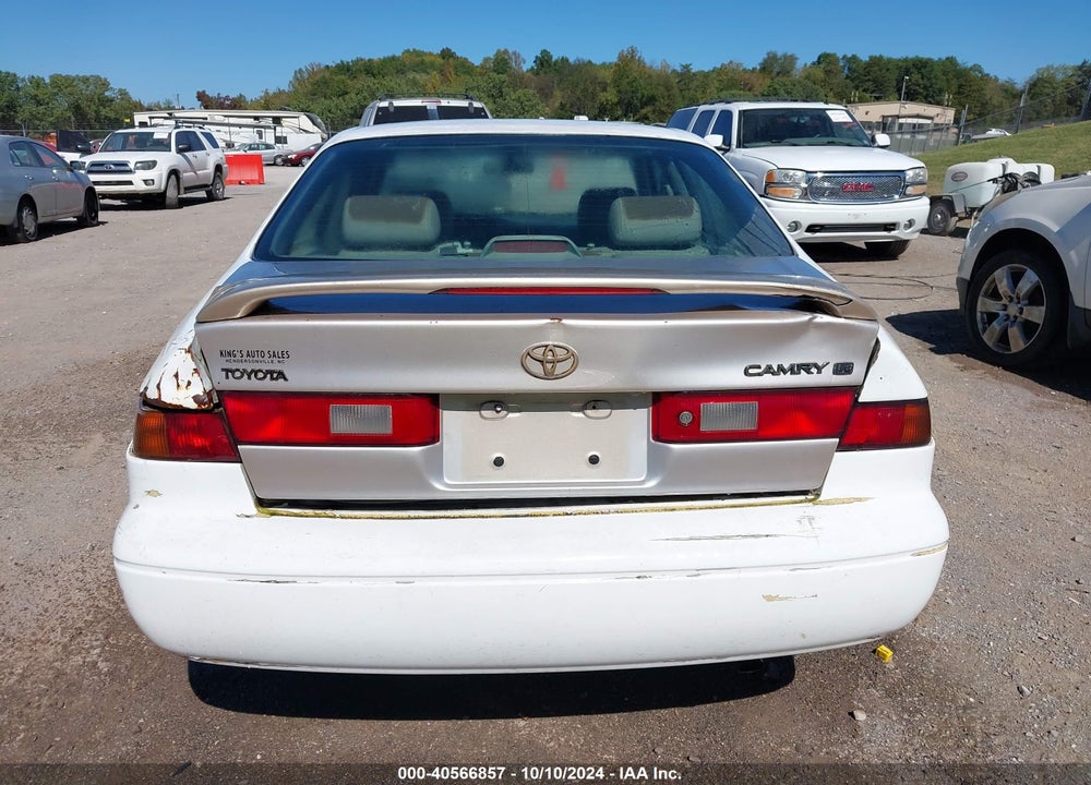 1997 TOYOTA CAMRY LE VIN: 4T1BG22K3VU124192