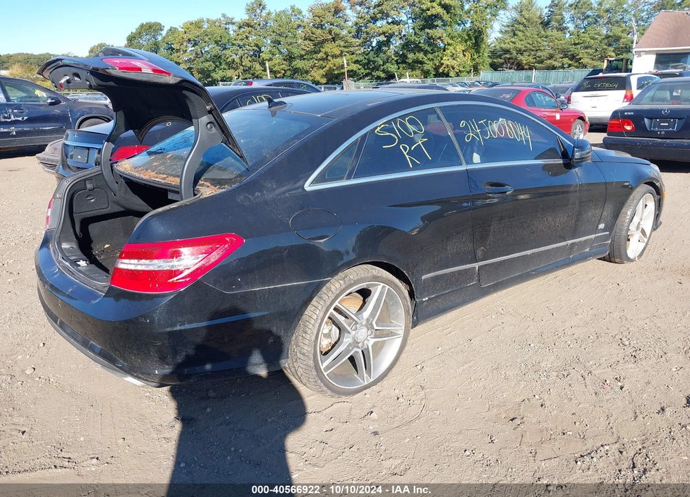 2011 MERCEDES-BENZ E 550 VIN: WDDKJ7CB1BF070608