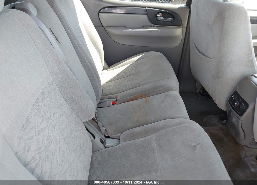 2005 GMC ENVOY XL SLE VIN: 1GKES16S356113352
