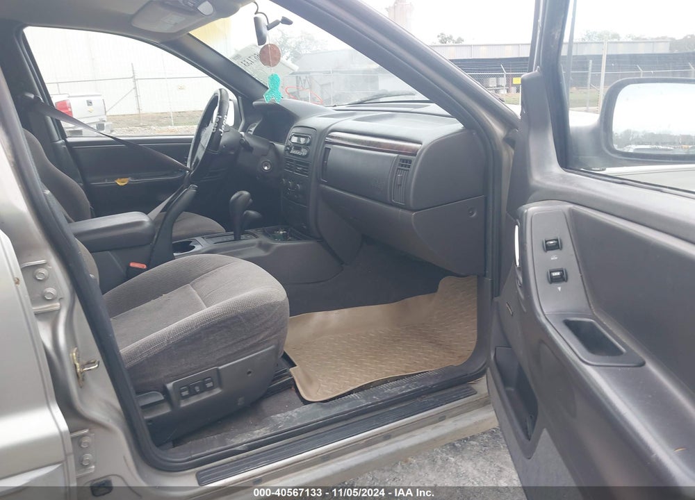 2000 JEEP GRAND CHEROKEE LAREDO VIN: 1J4GW48N8YC163830