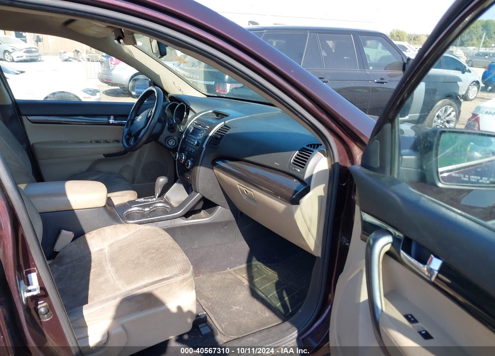 2012 KIA SORENTO LX VIN: 5XYKT4A64CG254318