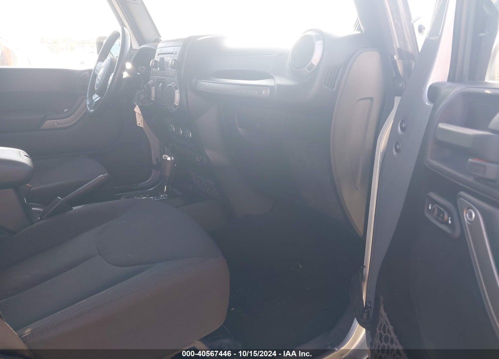 2014 JEEP WRANGLER UNLIMITED SPORT VIN: 1C4HJWDG6EL264033