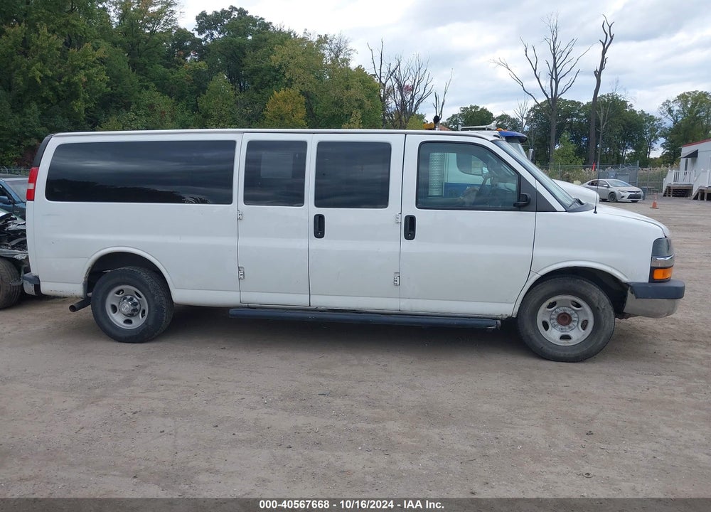 2017 CHEVROLET EXPRESS 3500 LT VIN: 1GAZGPFG6H1197058