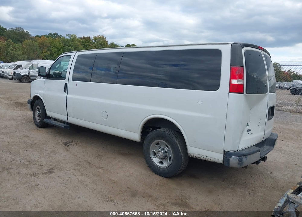 2017 CHEVROLET EXPRESS 3500 LT VIN: 1GAZGPFG6H1197058