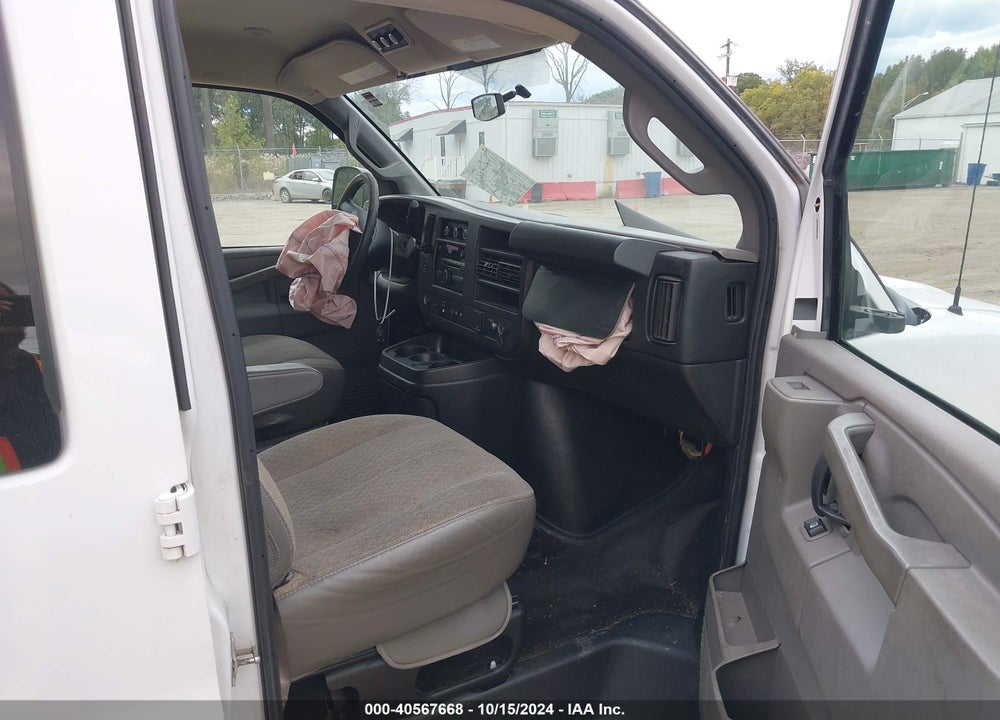 2017 CHEVROLET EXPRESS 3500 LT VIN: 1GAZGPFG6H1197058