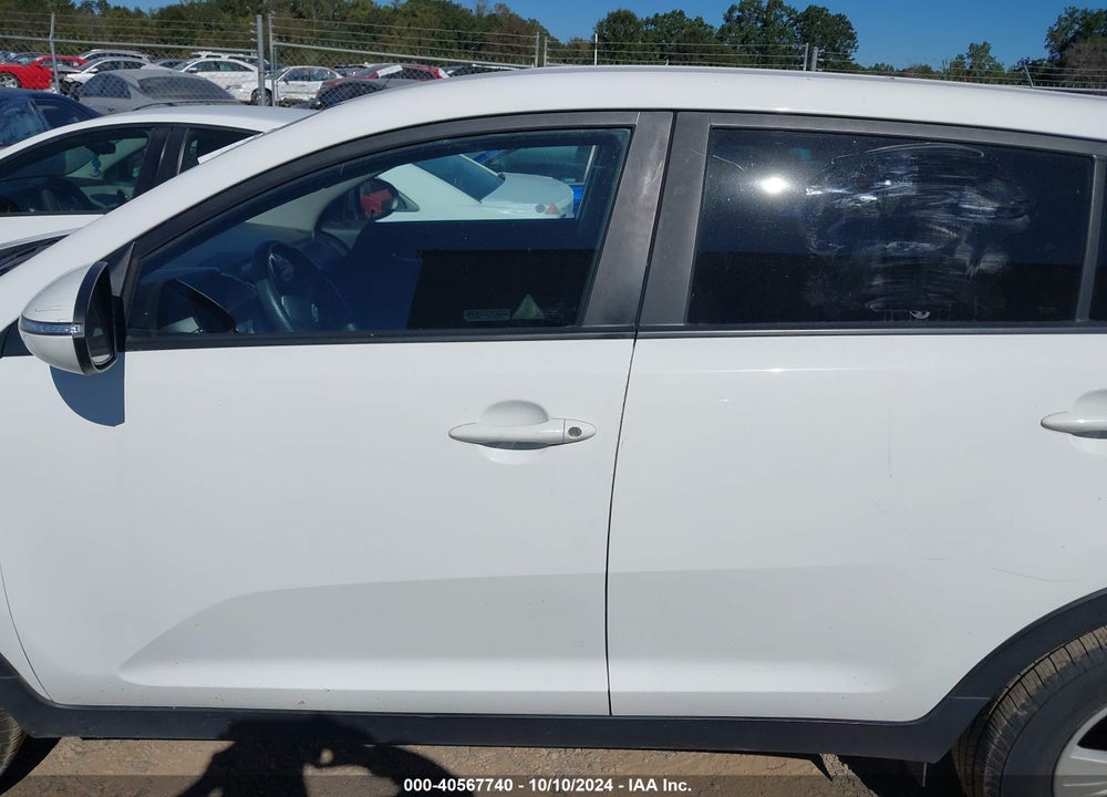 2011 KIA SPORTAGE LX VIN: KNDPB3A25B7085728