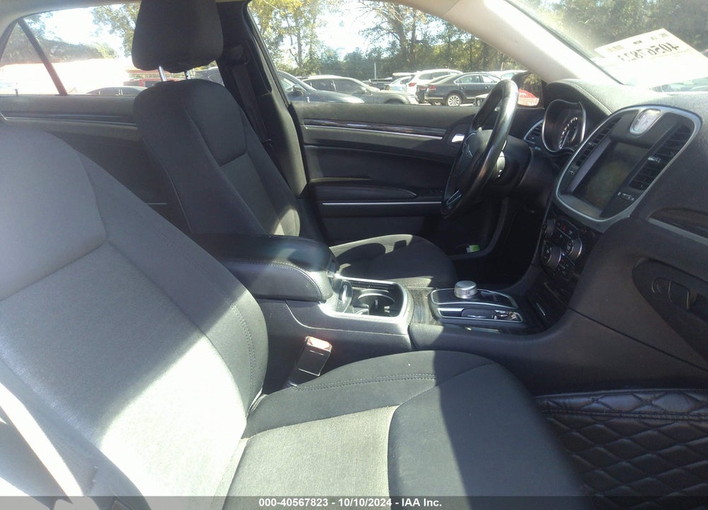 2019 CHRYSLER 300 TOURING VIN: 2C3CCAAG6KH589984