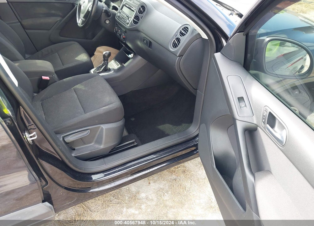 2014 VOLKSWAGEN TIGUAN S VIN: WVGAV3AXXEW528082