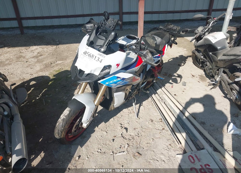 2022 BMW S 1000 XR VIN: WB10E4306N6F37089