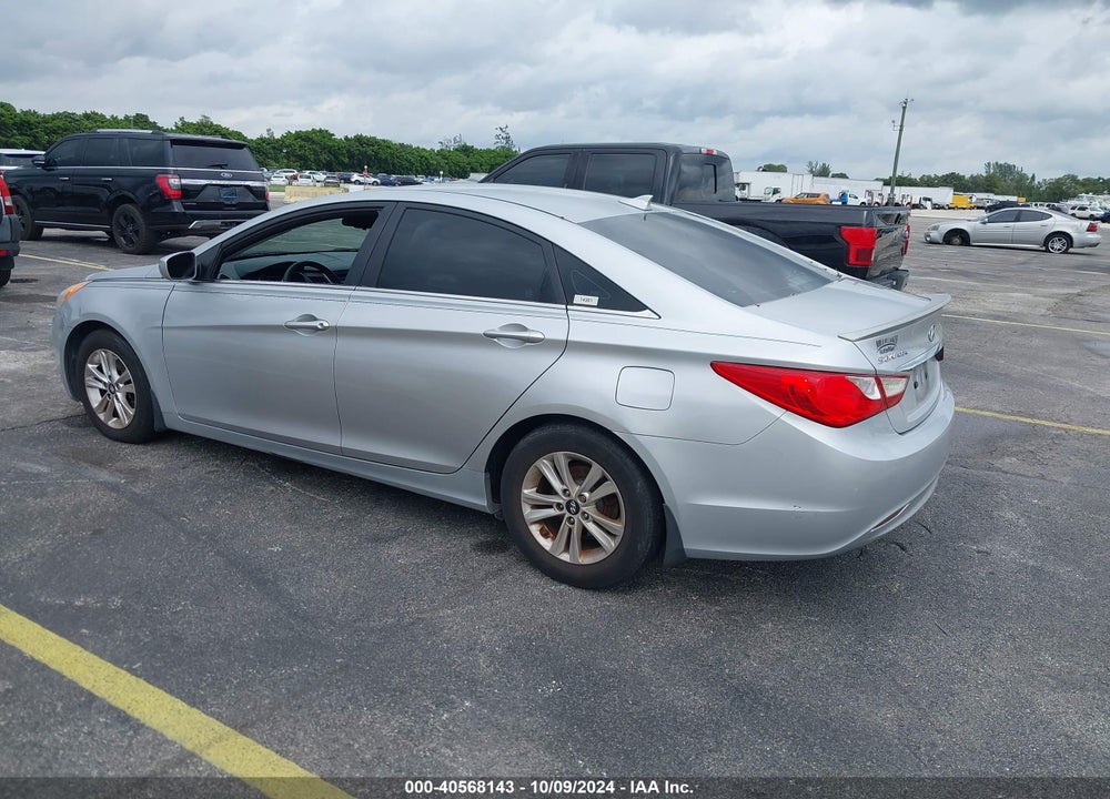 2013 HYUNDAI SONATA GLS VIN: 5NPEB4AC4DH615854