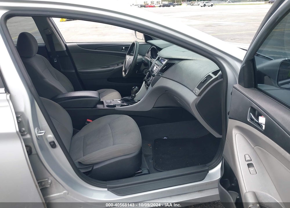 2013 HYUNDAI SONATA GLS VIN: 5NPEB4AC4DH615854