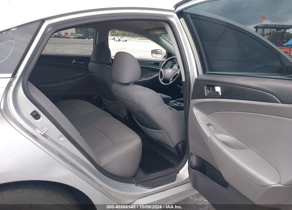 2013 HYUNDAI SONATA GLS VIN: 5NPEB4AC4DH615854