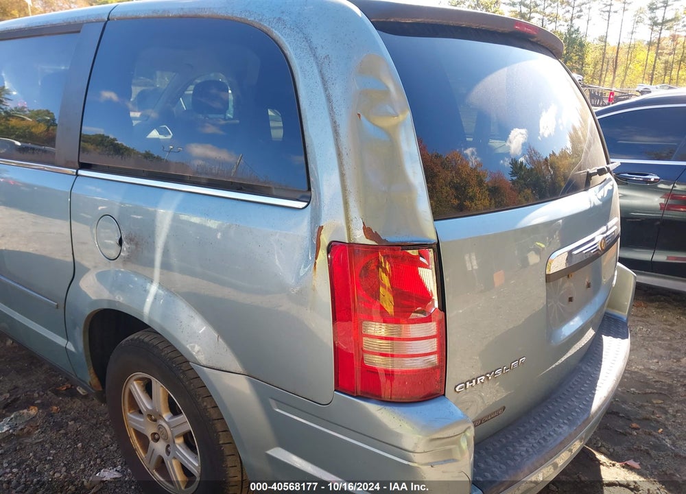 2010 CHRYSLER TOWN & COUNTRY NEW LX VIN: 2A4RR2D10AR365632