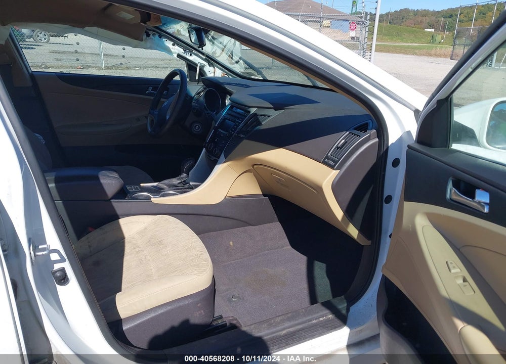 2014 HYUNDAI SONATA GLS VIN: 5NPEB4AC3EH841157