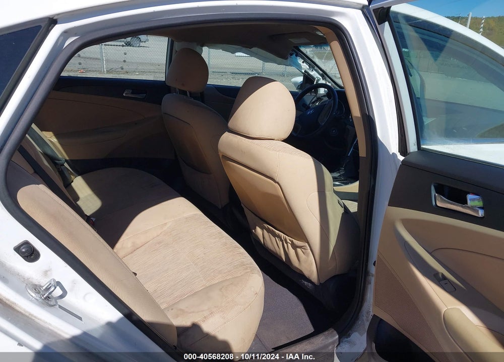 2014 HYUNDAI SONATA GLS VIN: 5NPEB4AC3EH841157