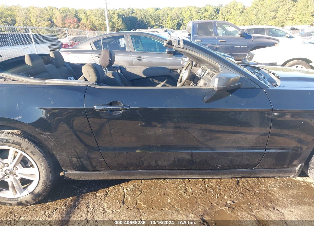 2014 FORD MUSTANG V6 VIN: 1ZVBP8EM4E5311419
