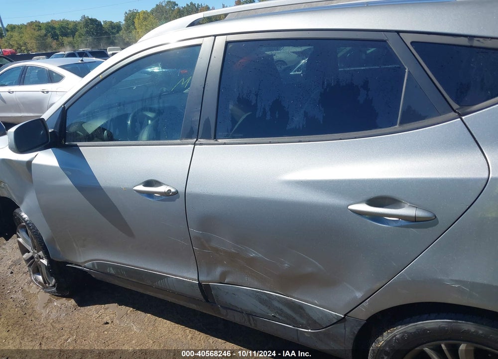 2015 HYUNDAI TUCSON SE VIN: KM8JU3AG8FU979270