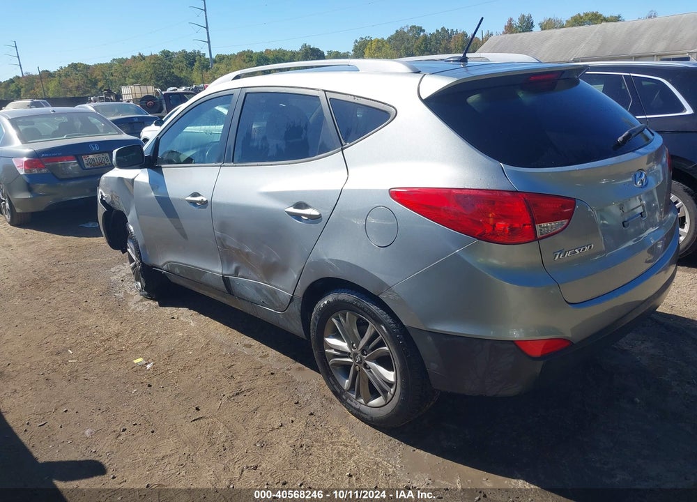 2015 HYUNDAI TUCSON SE VIN: KM8JU3AG8FU979270