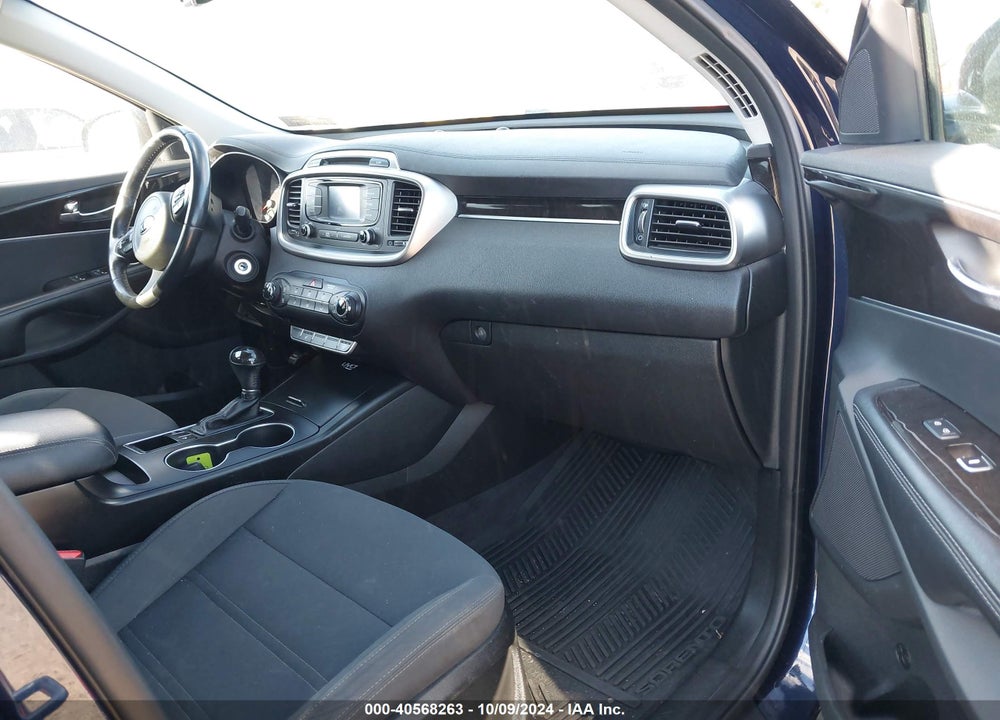2016 KIA SORENTO 2.4L LX VIN: 5XYPG4A30GG181826