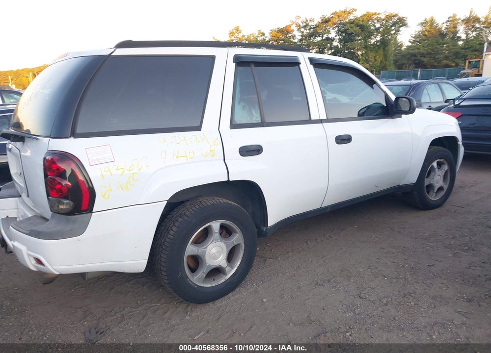 2007 CHEVROLET TRAILBLAZER LS VIN: 1GNDS13S872222239