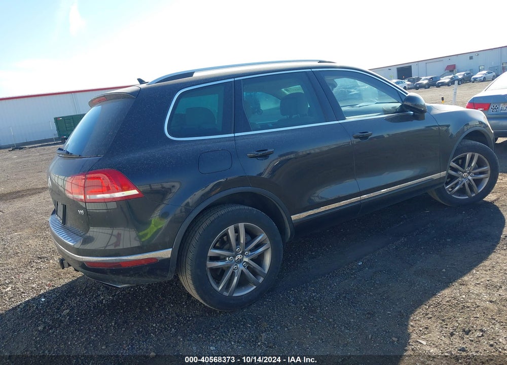 2016 VOLKSWAGEN TOUAREG VR6 LUX VIN: WVGEF9BP9GD011581