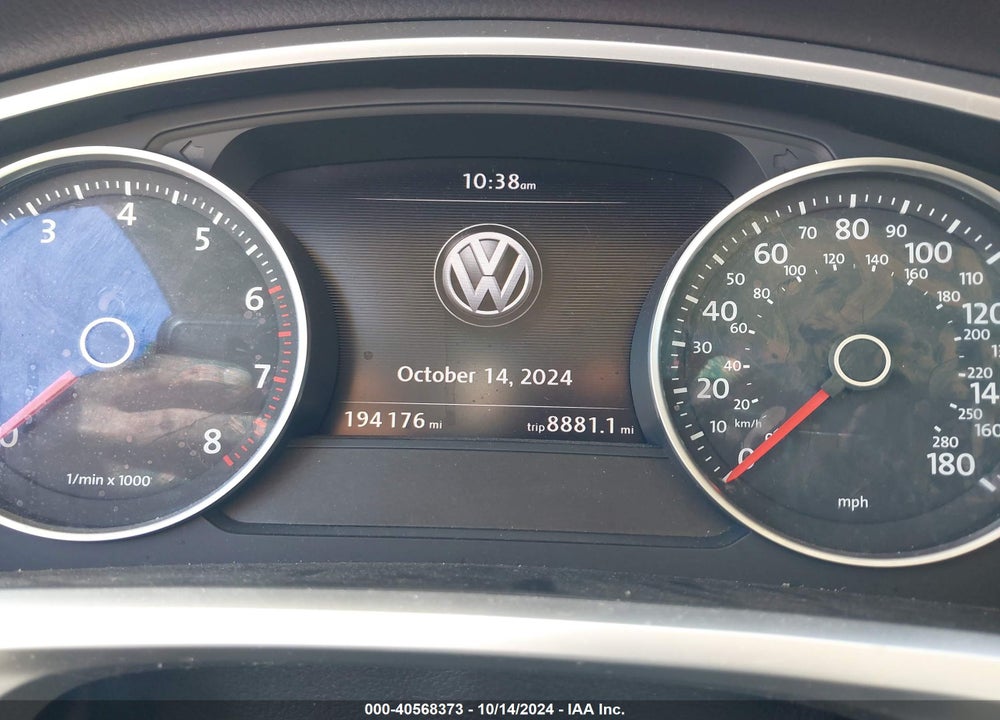 2016 VOLKSWAGEN TOUAREG VR6 LUX VIN: WVGEF9BP9GD011581