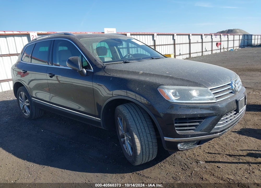2016 VOLKSWAGEN TOUAREG VR6 LUX VIN: WVGEF9BP9GD011581