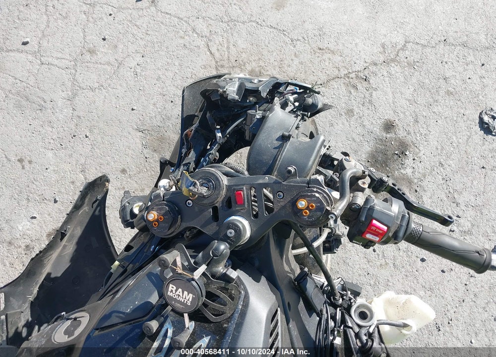 2023 YAMAHA YZFR1 VIN: JYARN66E8PA003064