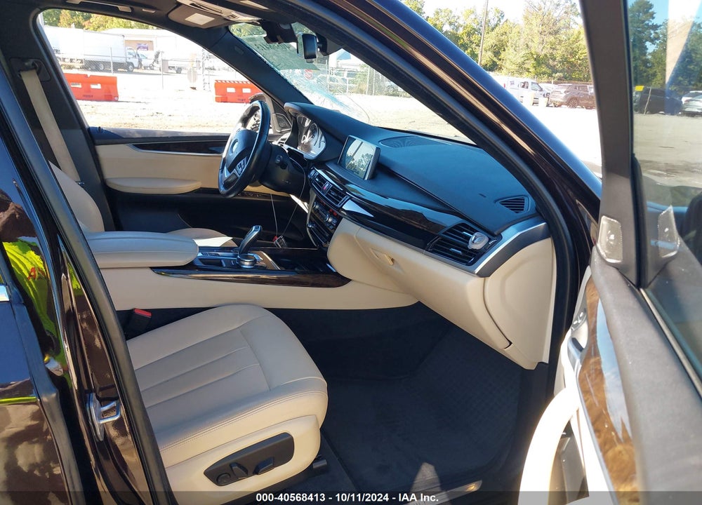 2017 BMW X5 VIN: 5UXKR0C57H0V66463