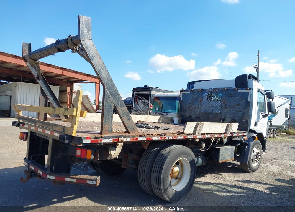 2017 KENWORTH K100E VIN: 3BKJHM6X0HF581429