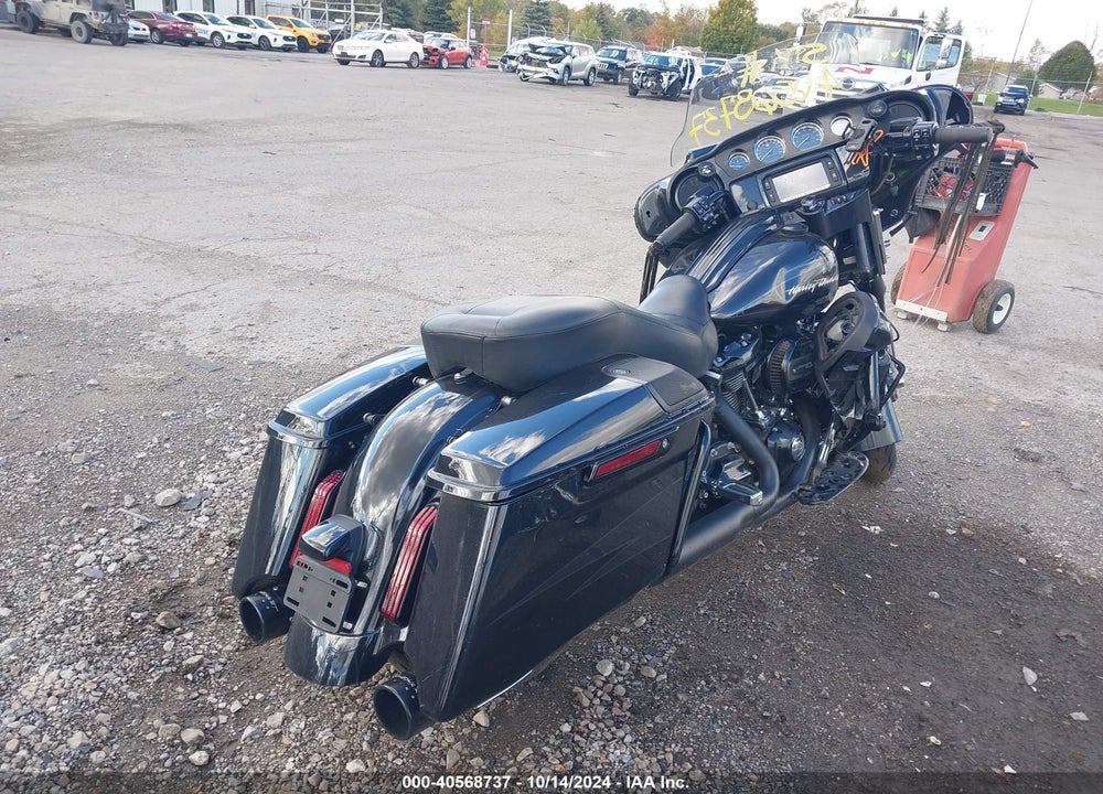 2017 HARLEY-DAVIDSON FLHXSE CVO STREET GLIDE VIN: 1HD1PXF13HB960033