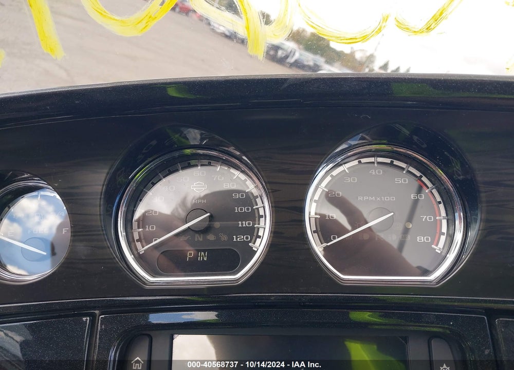 2017 HARLEY-DAVIDSON FLHXSE CVO STREET GLIDE VIN: 1HD1PXF13HB960033
