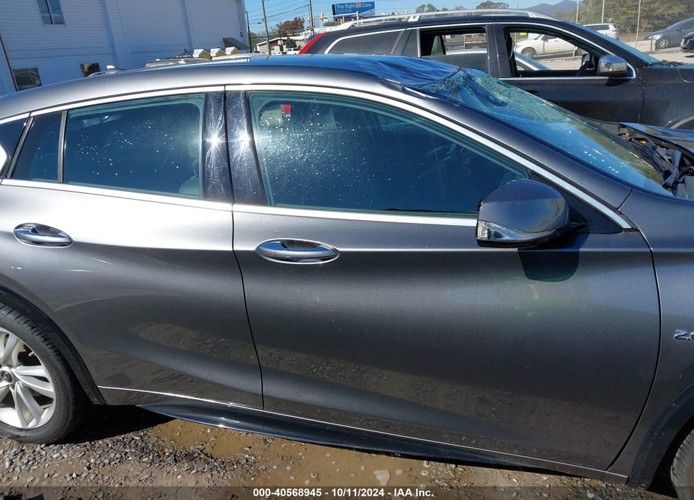 2018 INFINITI QX30 LUXURY VIN: SJKCH5CP2JA056686