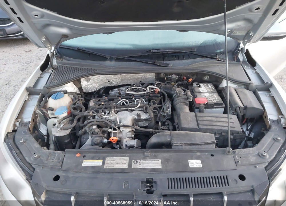 2012 VOLKSWAGEN PASSAT 2.0L TDI SE VIN: 1VWBN7A34CC036883