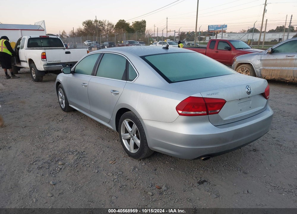 2012 VOLKSWAGEN PASSAT 2.0L TDI SE VIN: 1VWBN7A34CC036883