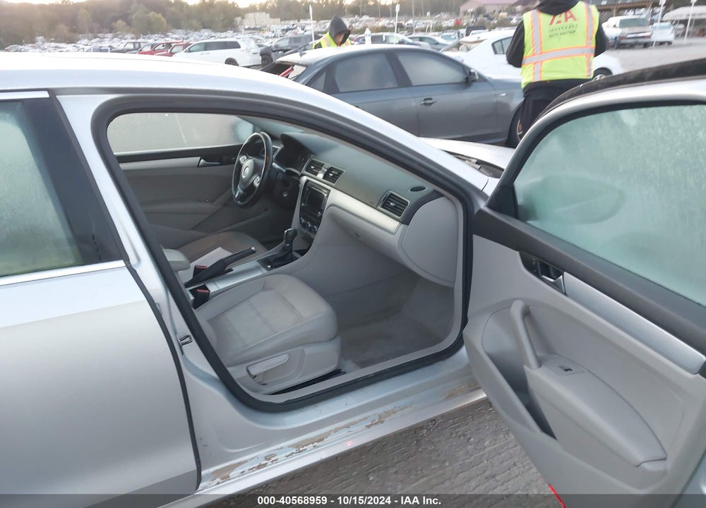 2012 VOLKSWAGEN PASSAT 2.0L TDI SE VIN: 1VWBN7A34CC036883