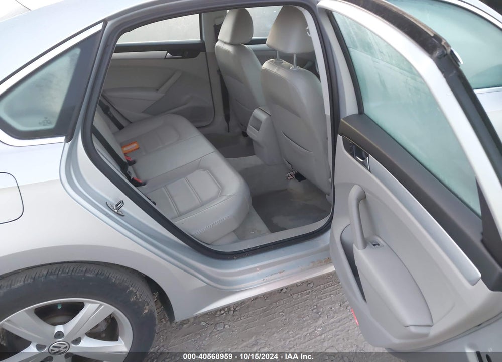 2012 VOLKSWAGEN PASSAT 2.0L TDI SE VIN: 1VWBN7A34CC036883